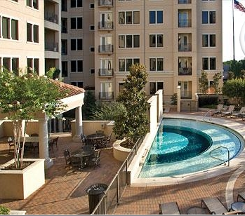 Rienzi at Turtle Creek Pool