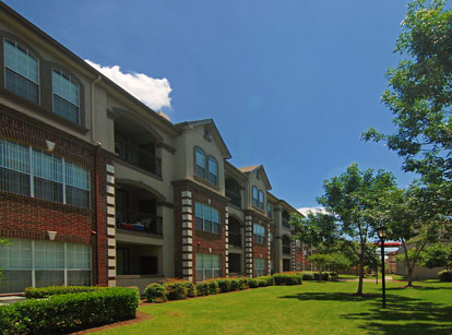 Photos of AMLI 7th Street Station Apartments