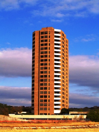 Exterior View The Enclave at 1550