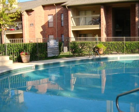 Webster TX Apartments with Sparkling Pool