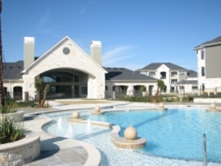 Alexan Eagle Creek Apartments Pool