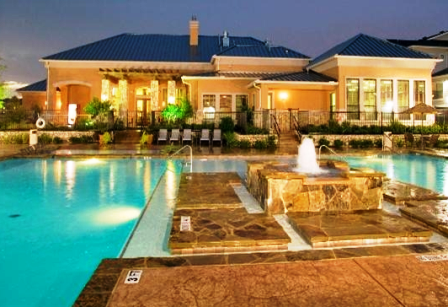 Awesome pool area at these Austin Onion Creek apartments!