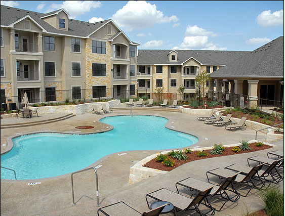 Sparkling Pool at Round Rock TX Apartments