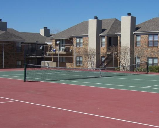 Tennis Courts at Saddle Creek Apartments