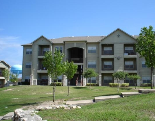 Exterior View of Retama Ranch Apartments