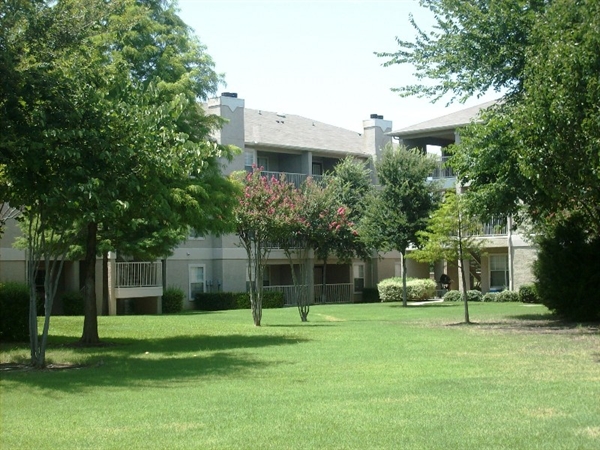 Photos of Maple Trail Apartments