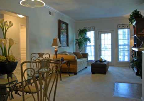 STONELEIGH-LIVINGAREA