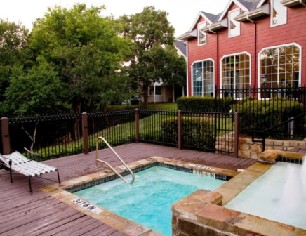 Cross Creek at Grapevine Ranch Jacuzzi