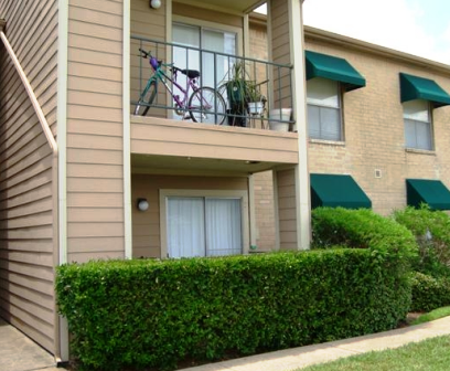 Exterior View of Parc Bay Apartments