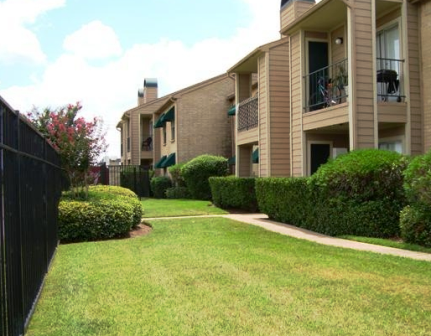 Parc Bay Apartments Exterior