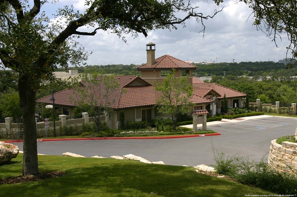 Exterior View of Sendero Ridge Apartments