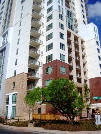Luxury Austin Apartment High Rises - Windsor on the Lake