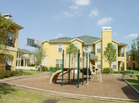 Conroe Texas Apartments - The Dominion at Woodlands
