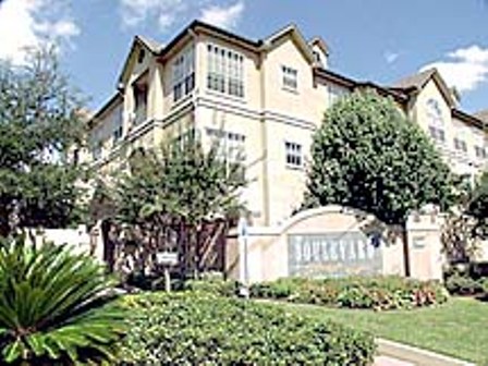 The Boulevard Apartments in Houston Entrance Exterior