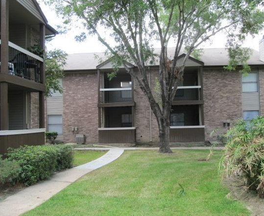 Photos of Lakes at Madera Apartments
