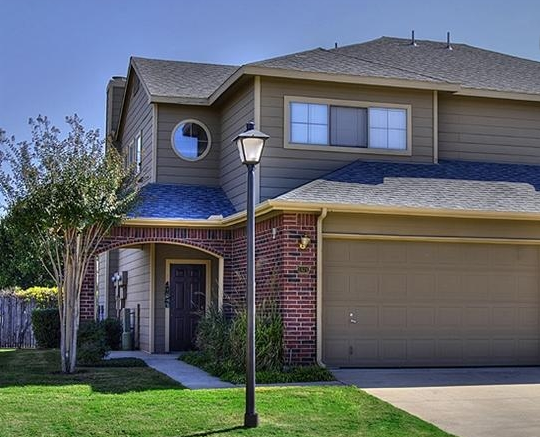 Exterior View of East Fort Worth Apartments