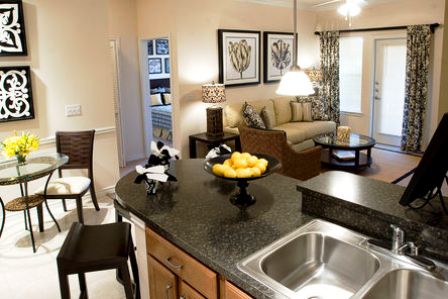 Colonial Grand at Onion Creek Kitchen