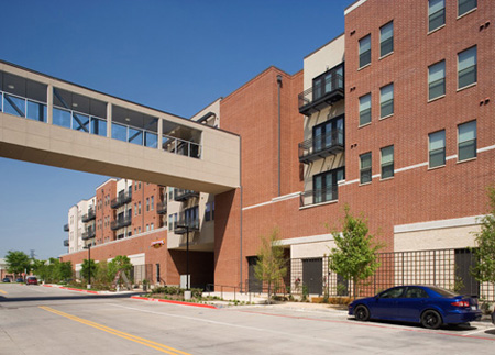 Broadstone Parkway Apartments Exterior