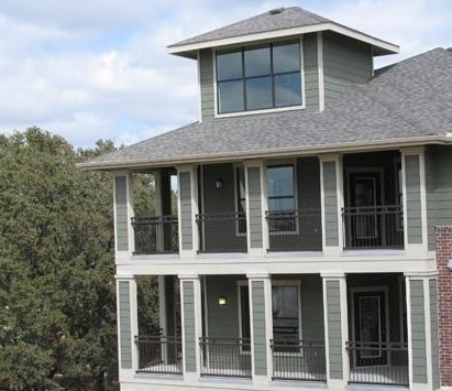 Exterior of Platinum Lakeline