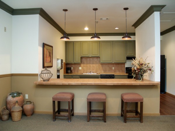 Kitchen Bar at Chandler Creek Apartments