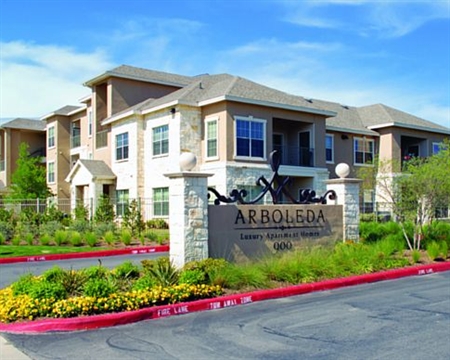 Exterior View of Cedar Park TX Apartments