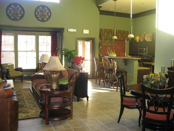 Photos of Huntington Ridge Apartments