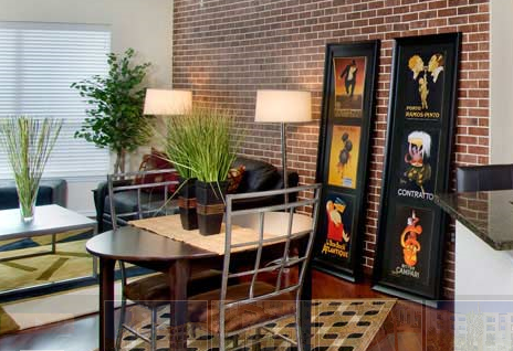 Elan at Bluffview Apartments Dining Room