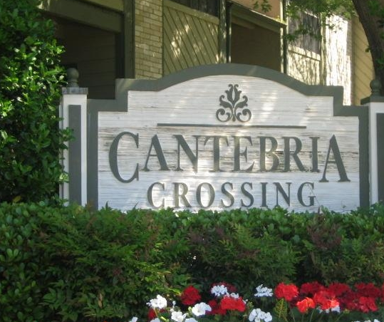 Entrance to Cantebria Crossing Apartments
