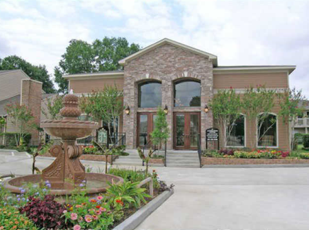 The Retreat of Clear Lake Apartments