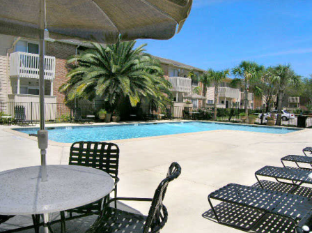 The Retreat of Clear Lake Apartments