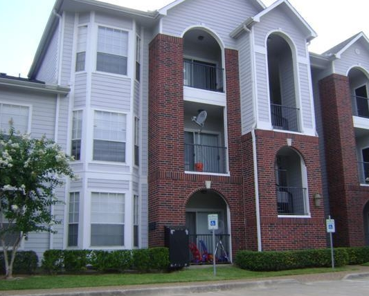 Exterior View of Sugar Land TX Apartments