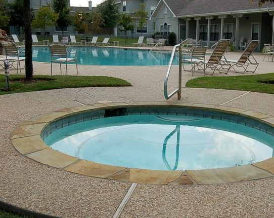 Sparkling Pool at these Dallas Lakewood Apartments