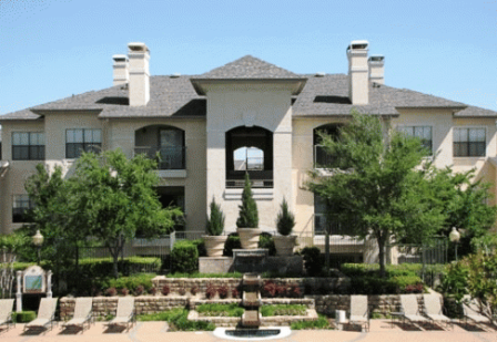 San Simeon in Irving, Texas Exterior