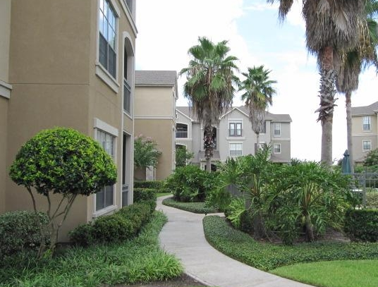 Exterior View of Villas at West Oaks Apartments