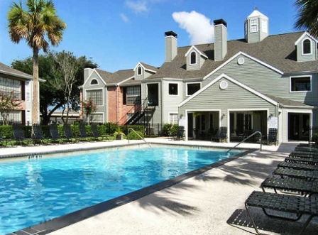 Webster TX Apartments with Swimming Pool