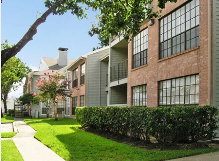 Exterior View of The Huntley Apartments