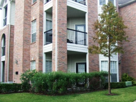 3-Story Apartment Building in Houston Heights