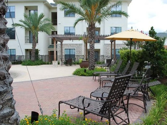 The Woodlands Texas Apartments - Alexan Sterling Ridge