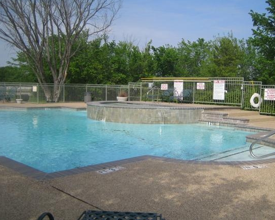 Chesterfield Apartments Pool