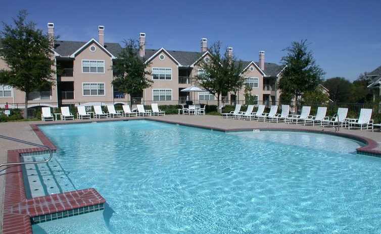 Pool at Los Rios Park in Plano