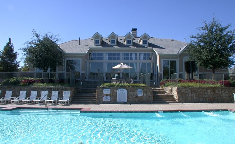 Swimming Pool at Los Rios Park in Plano