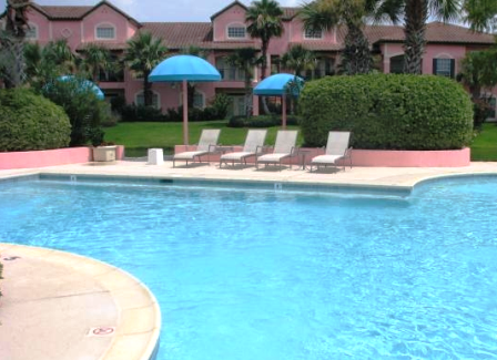 Resorty-style Pool at Las Palmas