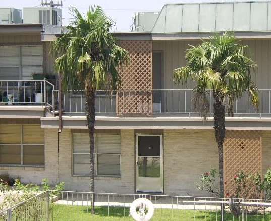 Exterior View of Greenbriar Apartments San Antonio TX