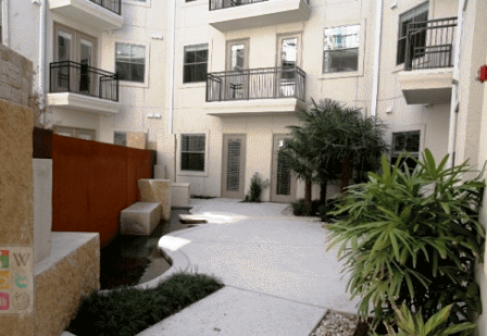 Resident Courtyard at 300 N. Lamar