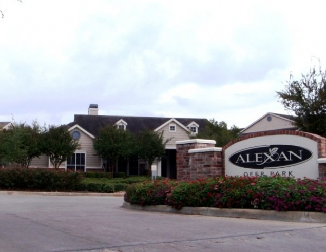 Photos of Alexan Deer Park Apartments