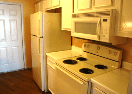 Kitchen Appliances at The Registry Apartments
