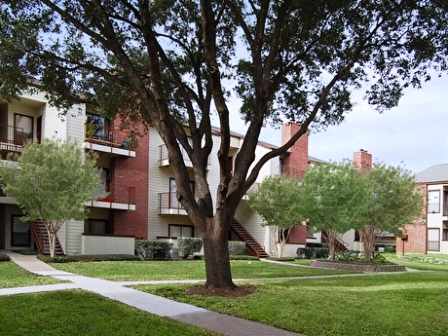 Argosy at Crestview Exterior