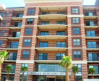 Frontal View of Gables Memorial Hills Apartments