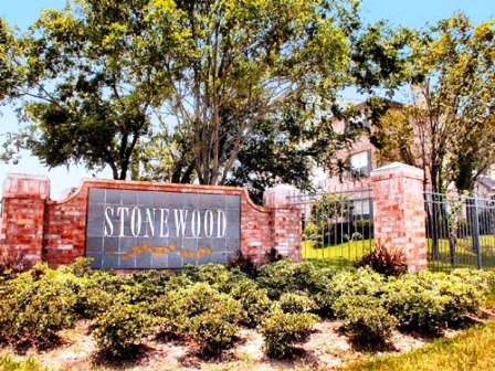 Entrance to Stonewood Apartments in Houston Heights