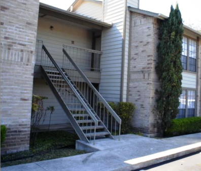 Exterior View of Hampton North Apartments